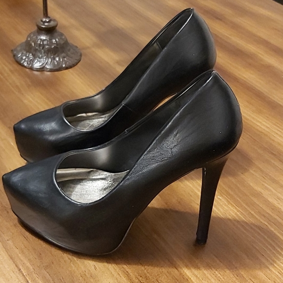 Shose - Picture 3 of 4